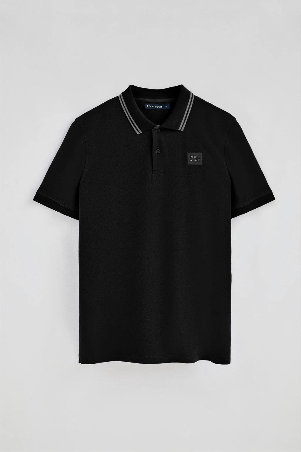 Polo negro de manga corta y dos botones con detalle en el pecho - Image 7