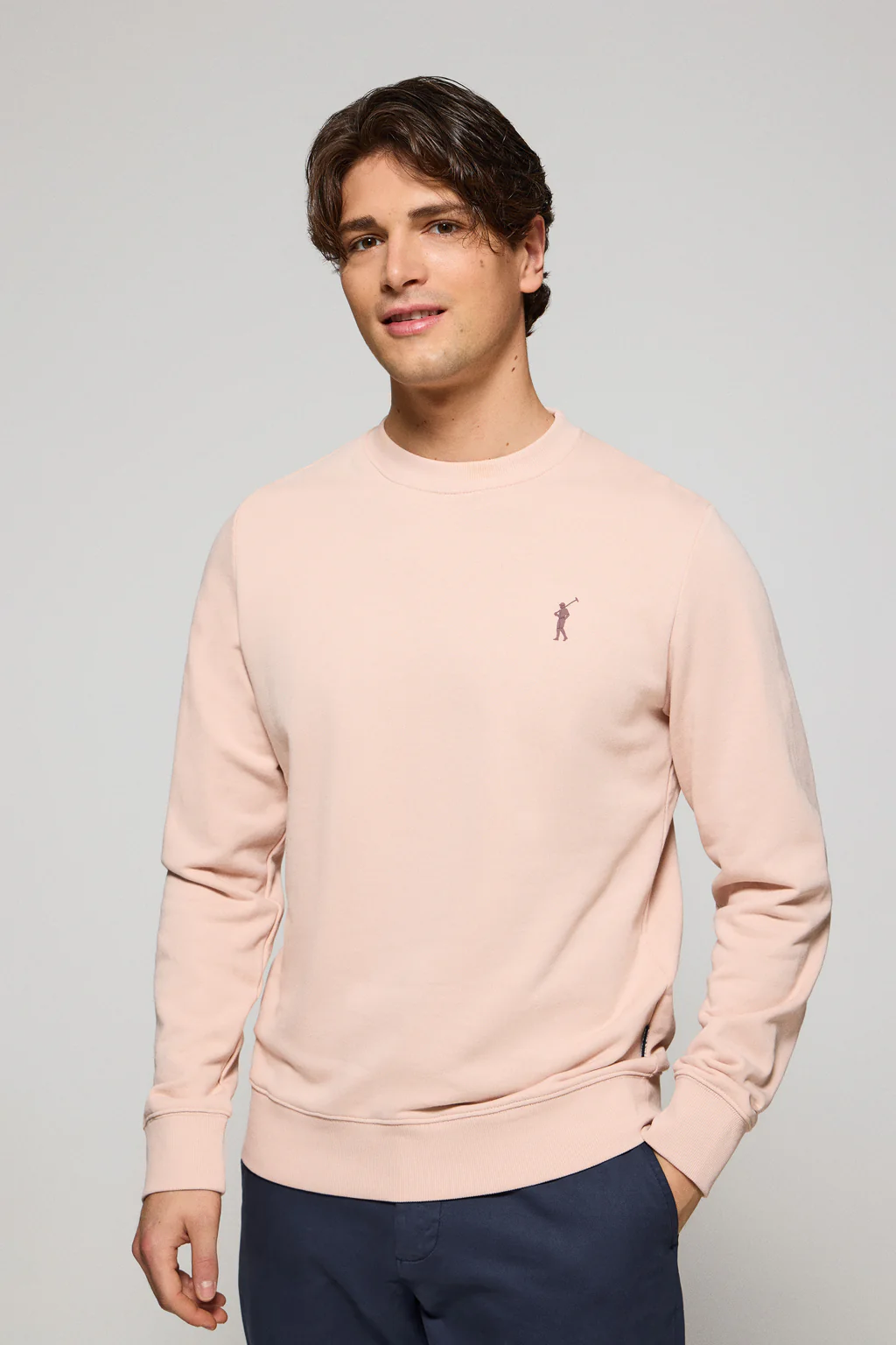 Sudadera color maquillaje relax de cuello redondo con logo Rigby engomado