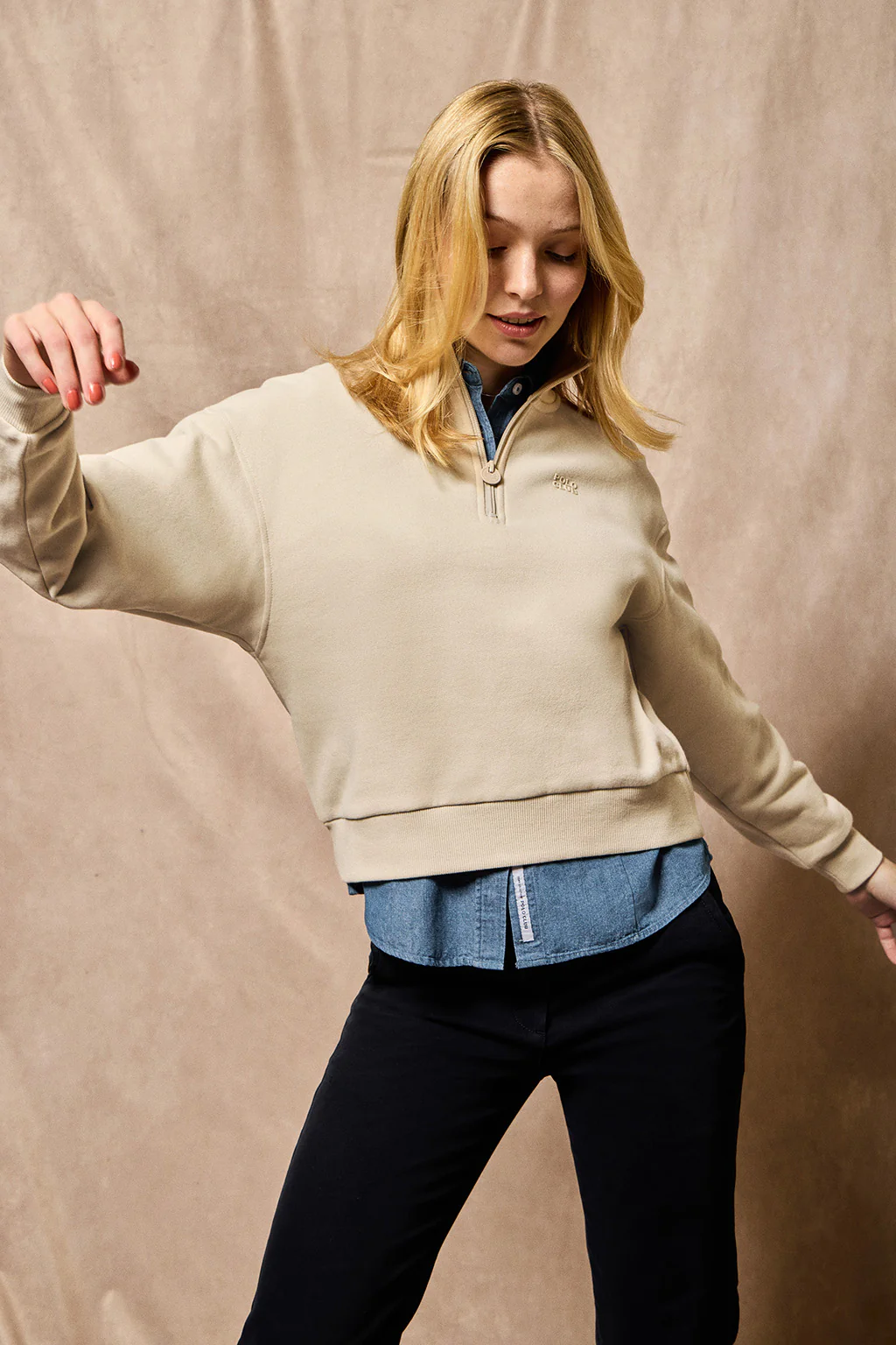 Sudadera de media cremallera beige con logo engomado Polo Club - Image 5