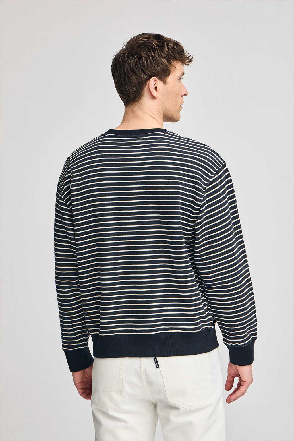 Sudadera Captain azul marino de rayas con monograma bordado - Image 4