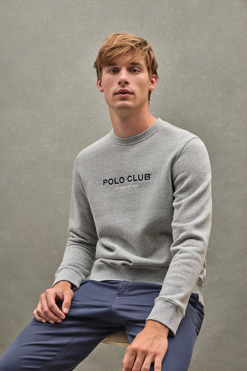 Sudadera gris vigoré de corte relajado Established 2012 Polo Club - Image 2