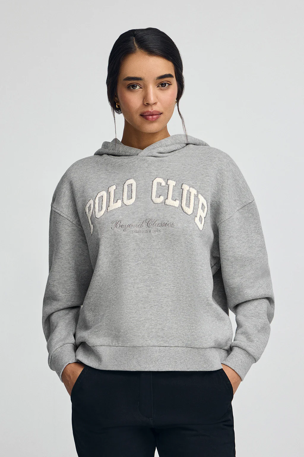 Sudadera gris vigoré con capucha y logo Established 2012 Polo Club - Image 3