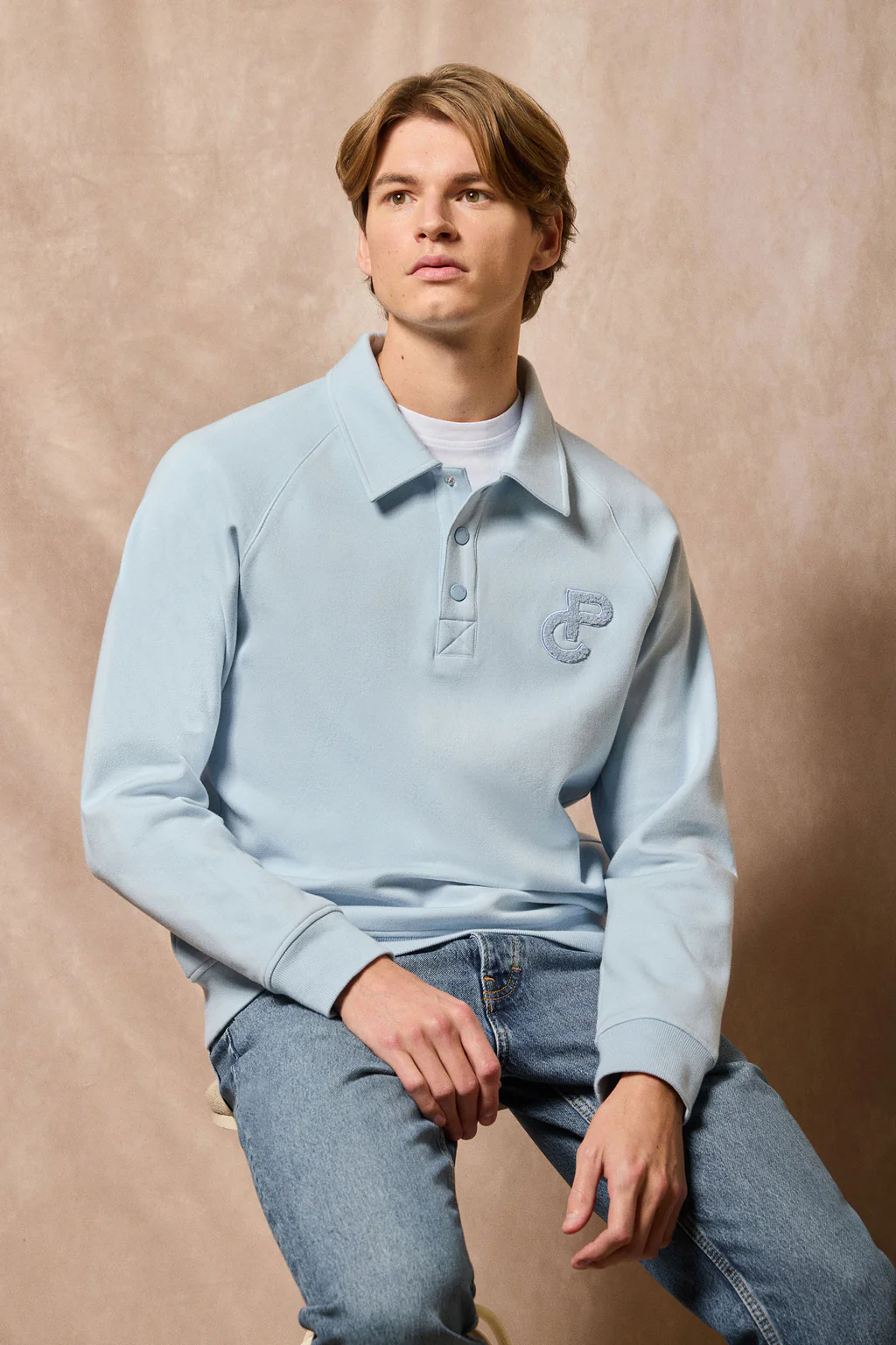 Sudadera polera Gorka azul claro con monograma Polo Club - Image 4