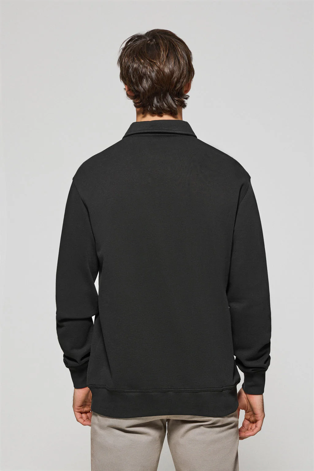 Sudadera negra Hadid de cuello polero y logo bordado Rigby Go - Image 4