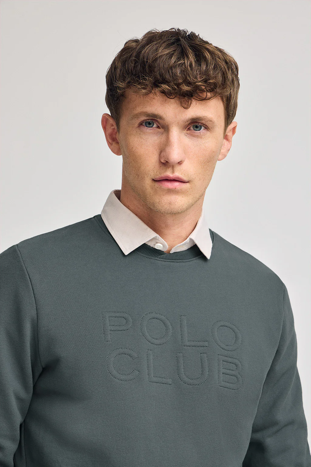 Sudadera holgada Iconic gris con logo en relieve - Image 2