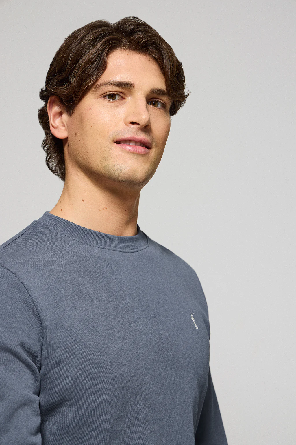 Sudadera azul denim relax de cuello redondo y bordado Rigby Go - Image 3