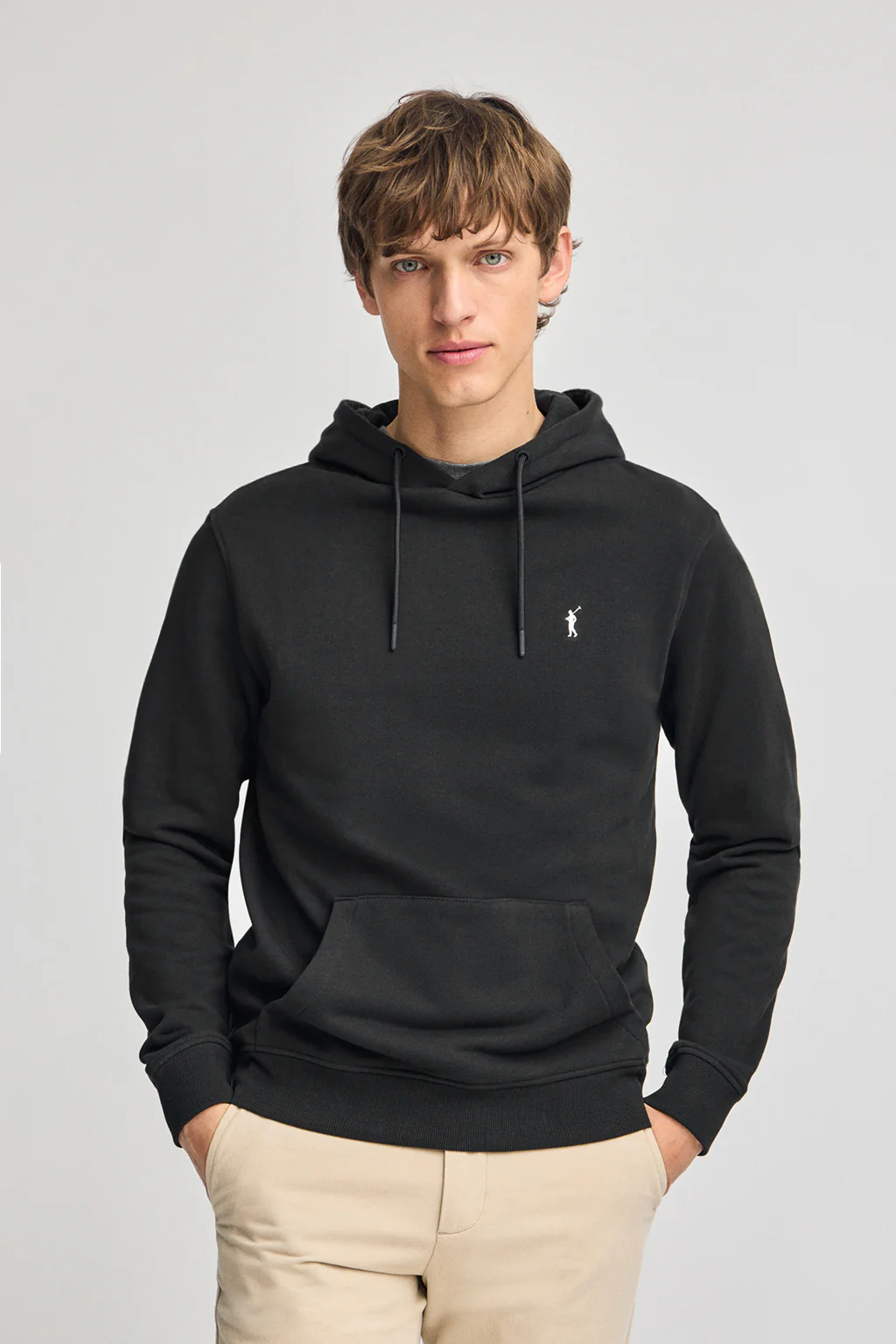 Sudadera negra con capucha y bordado Rigby Go