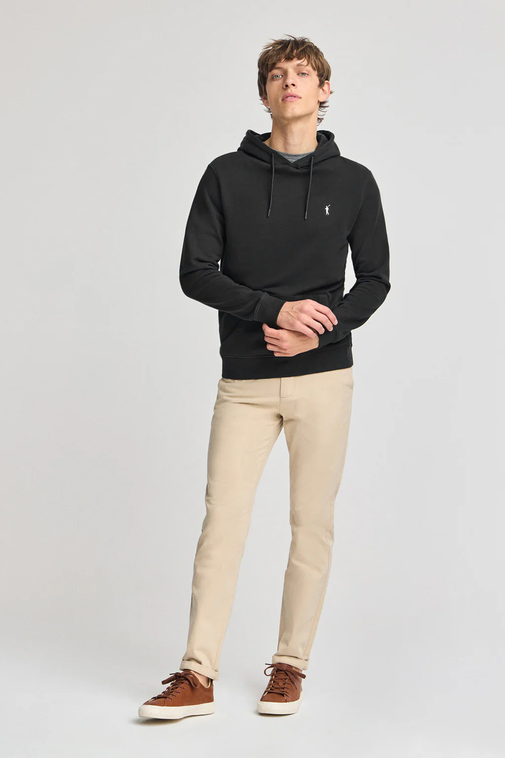 Sudadera negra con capucha y bordado Rigby Go - Image 3