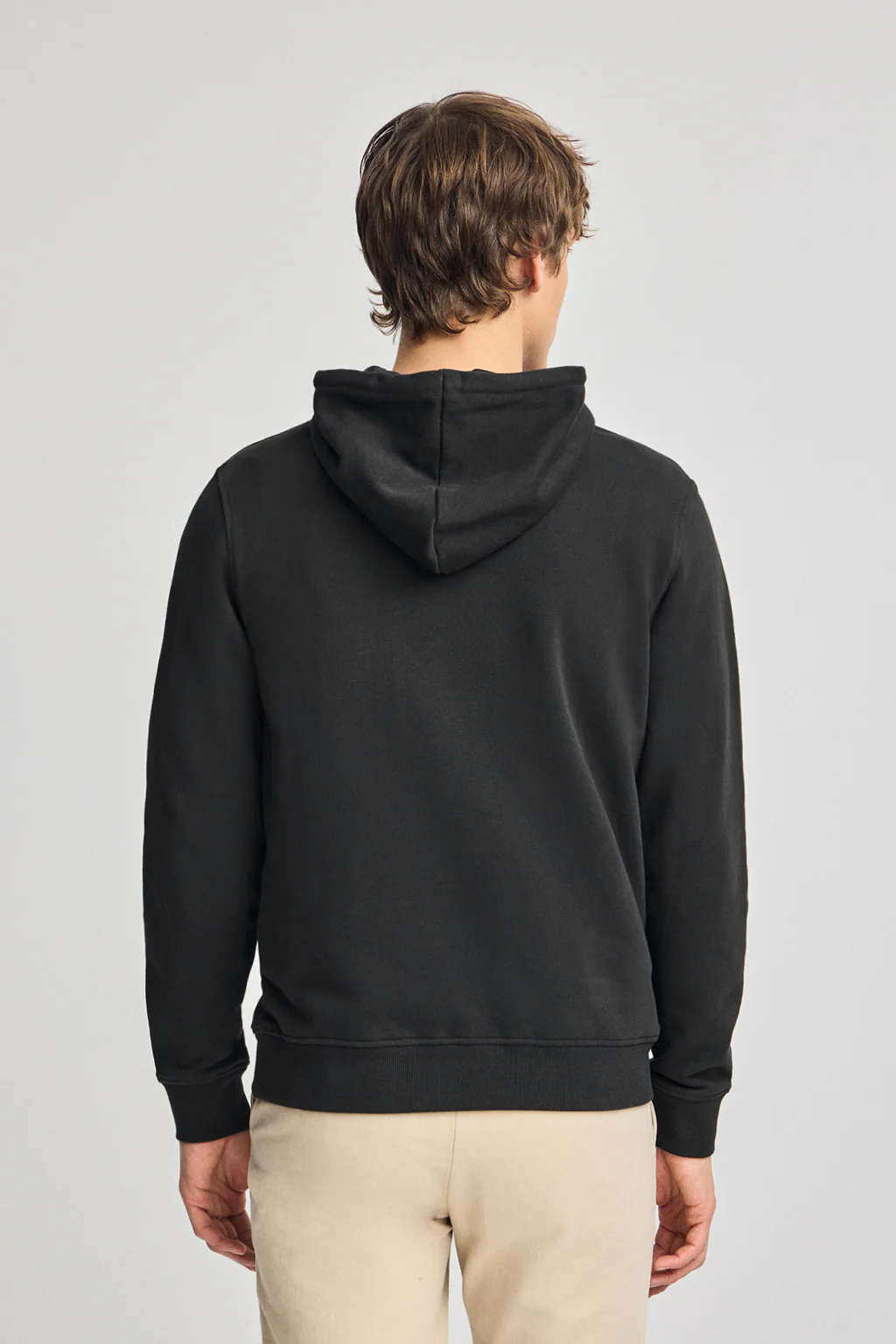 Sudadera negra con capucha y bordado Rigby Go - Image 4
