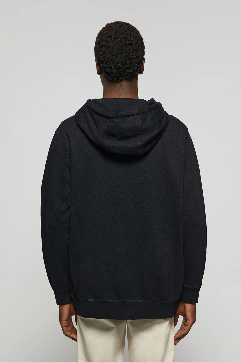 Sudadera con capucha y bolsillos negra con logo Rigby Go - Image 4