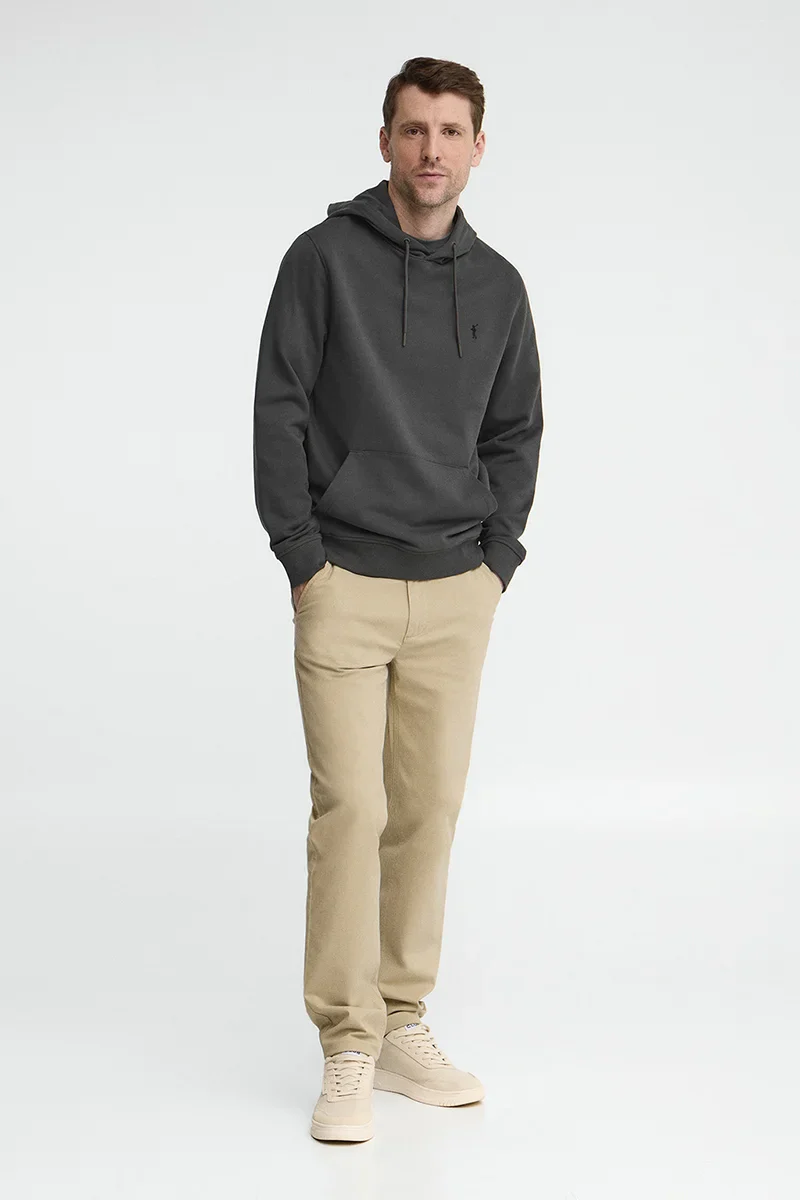 Sudadera gris oscuro con capucha y bordado Rigby Go - Image 3