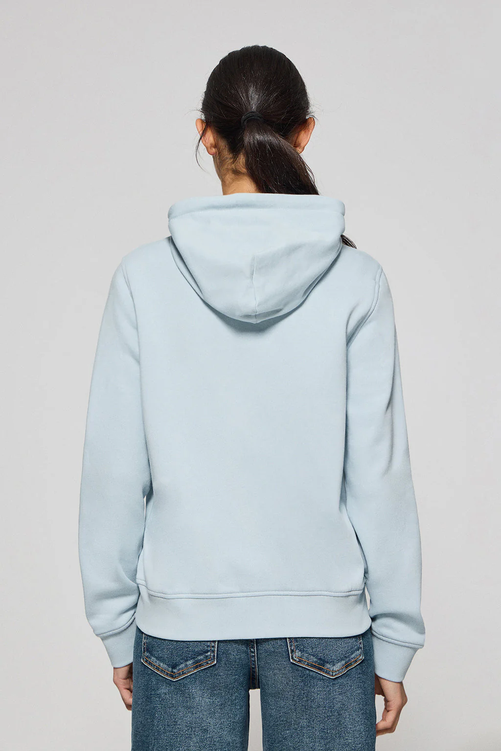 Sudadera azul claro de bolsillos con cremallera y capucha con bordado Rigby Go - Image 4