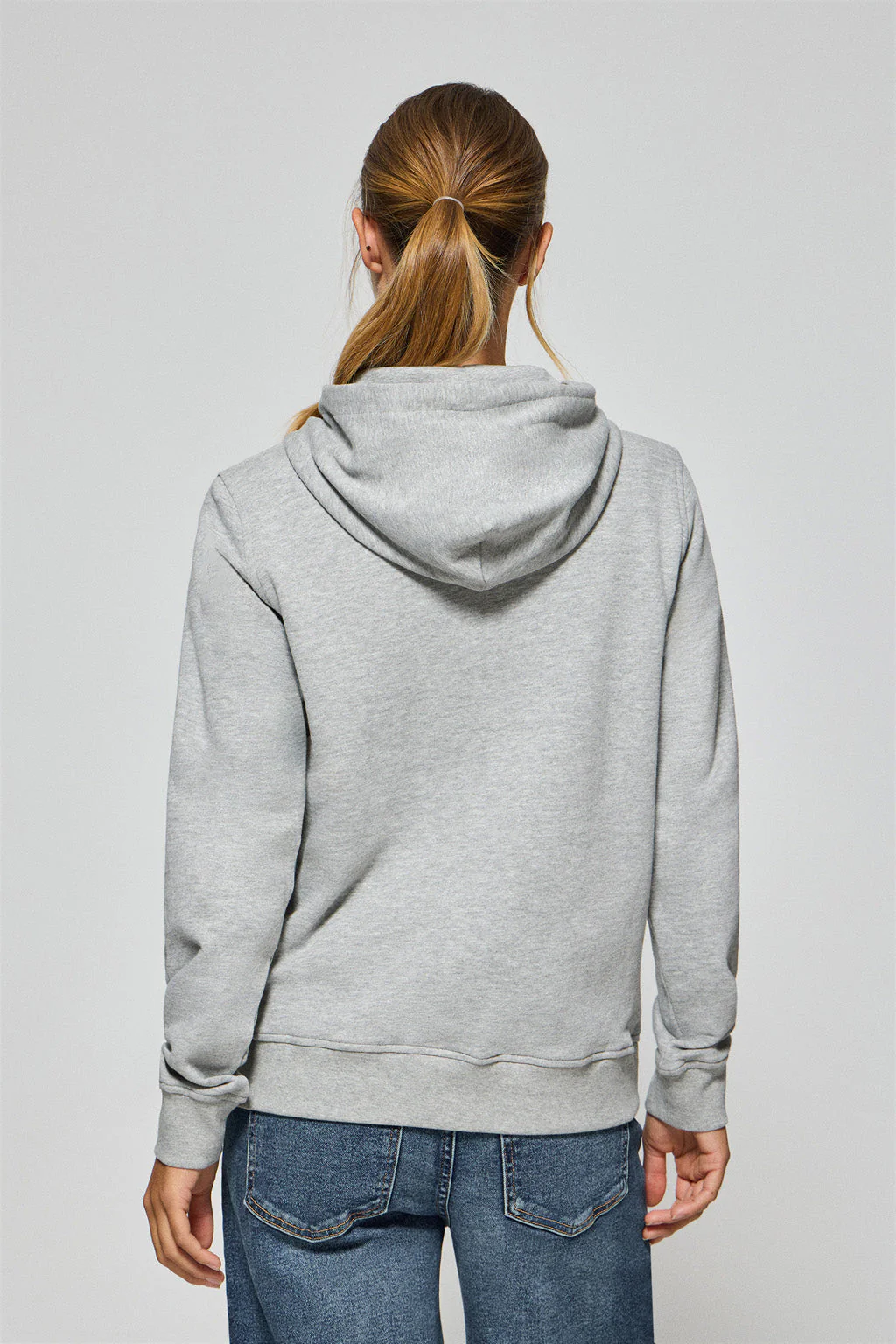 Sudadera gris vigoré de bolsillos con cremallera y capucha con bordado Rigby Go - Image 5
