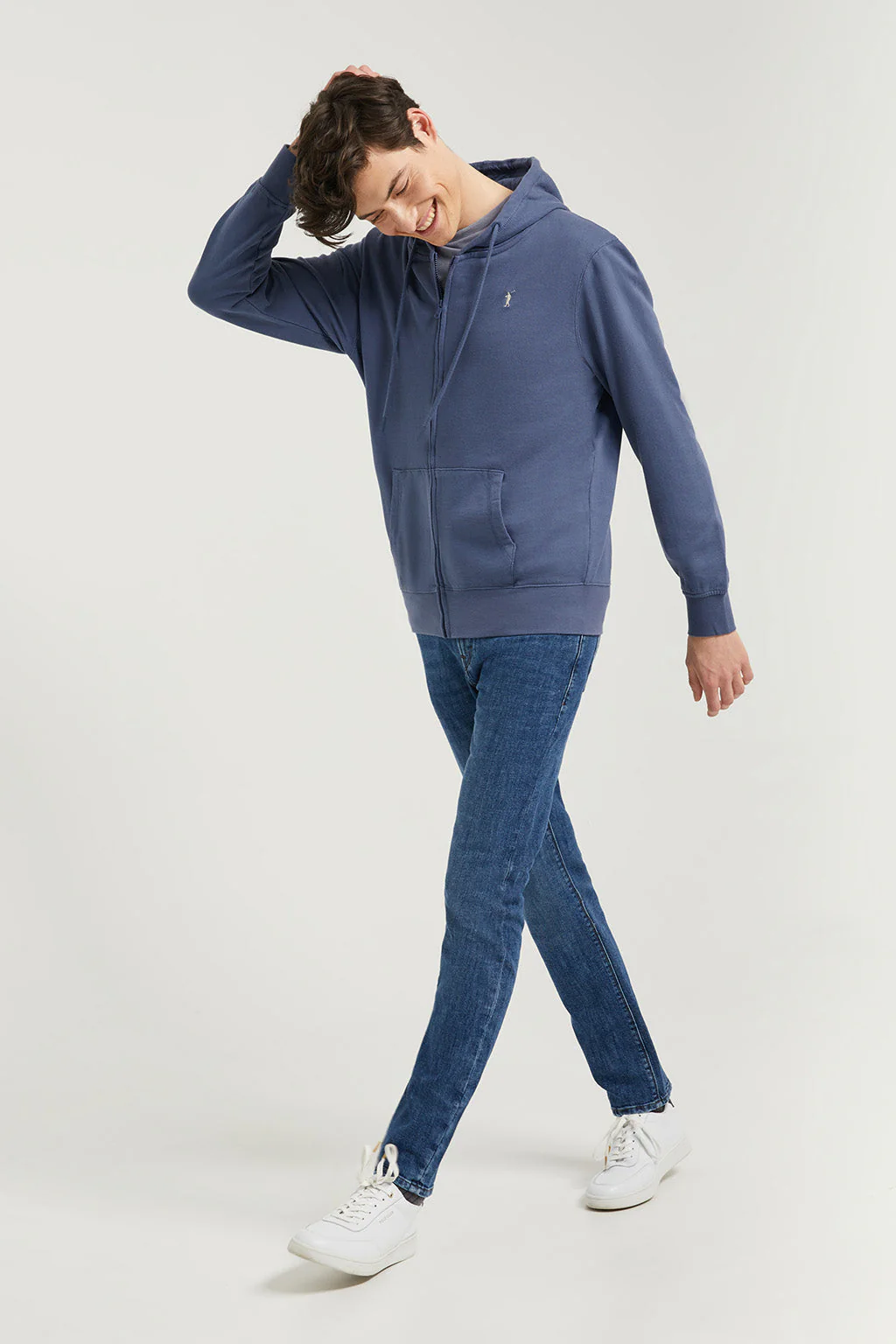 Sudadera azul denim de cremallera con capucha y logo Rigby Go - Image 2