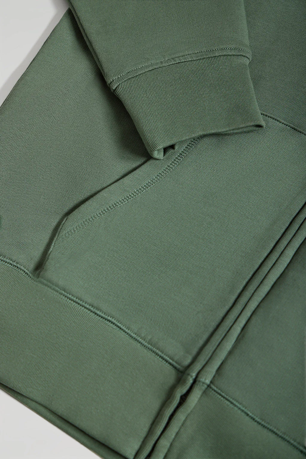 Sudadera verde oscuro de cremallera con capucha y logo Rigby Go - Image 7