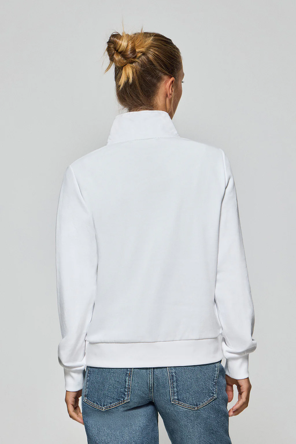 Sudadera de media cremallera blanca con logo Rigby Go - Image 4