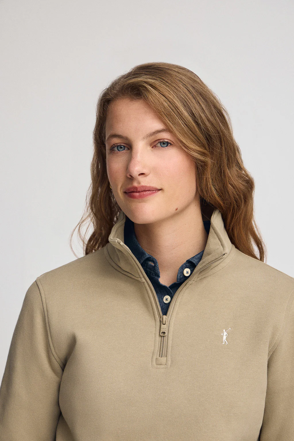 Sudadera marrón claro con media cremallera y logo Rigby Go - Image 2