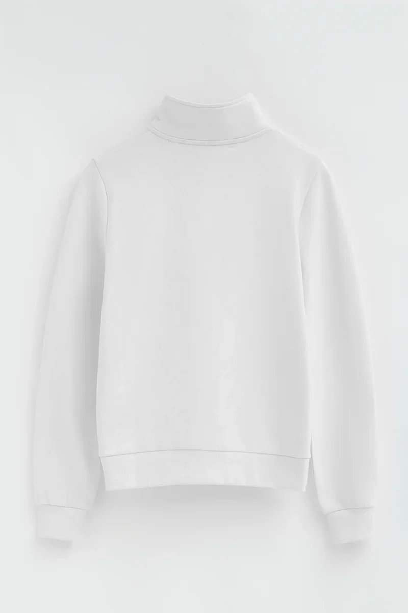 Sudadera blanca con cuello cremallera y logo Rigby Go - Image 7