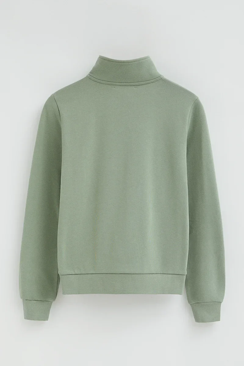 Sudadera verde pálido con cuello cremallera y logo Rigby Go - Image 8