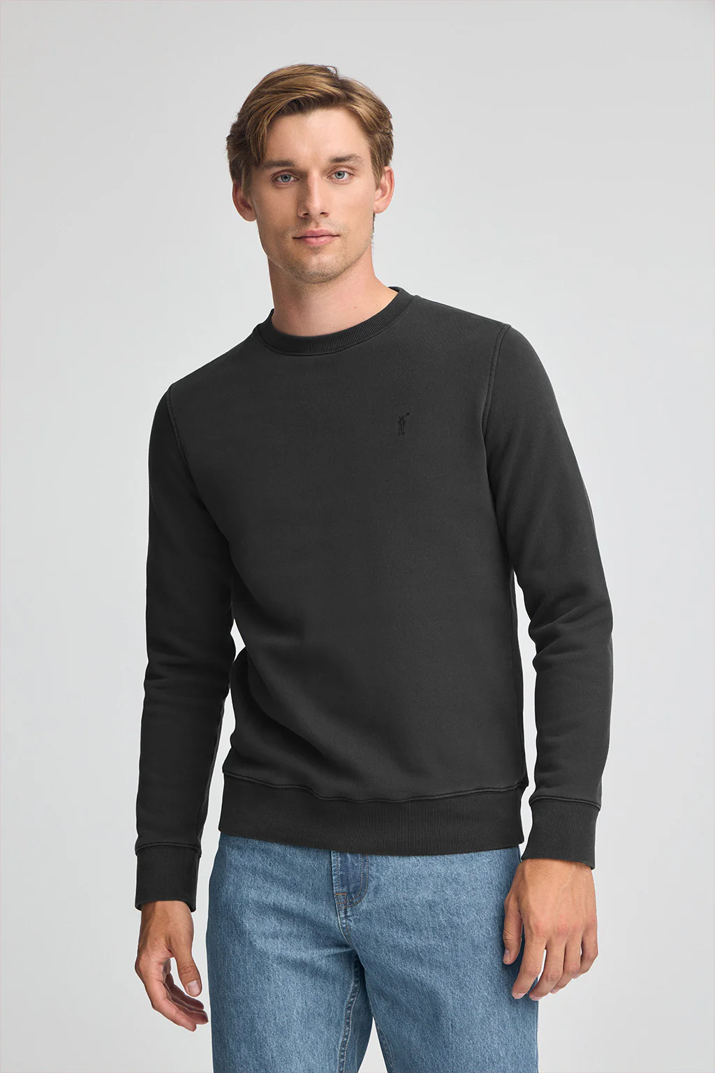 Sudadera negra efecto lavado con logo Rigby Go