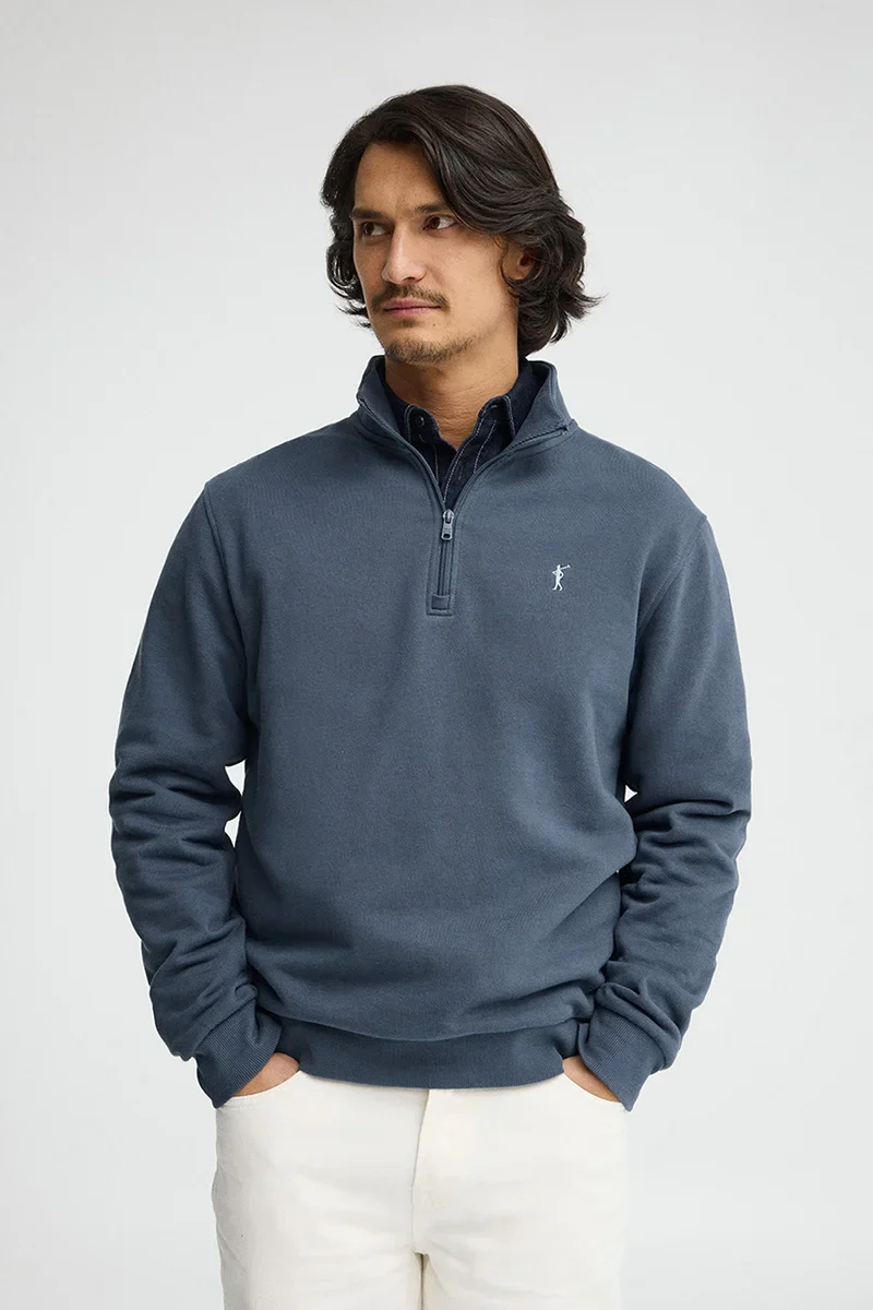 Sudadera azul denim de cuello alto con cremallera y bordado Rigby Go - Image 2
