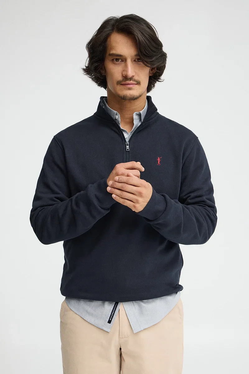 Sudadera azul marino de cuello alto con cremallera y bordado Rigby Go - Image 3