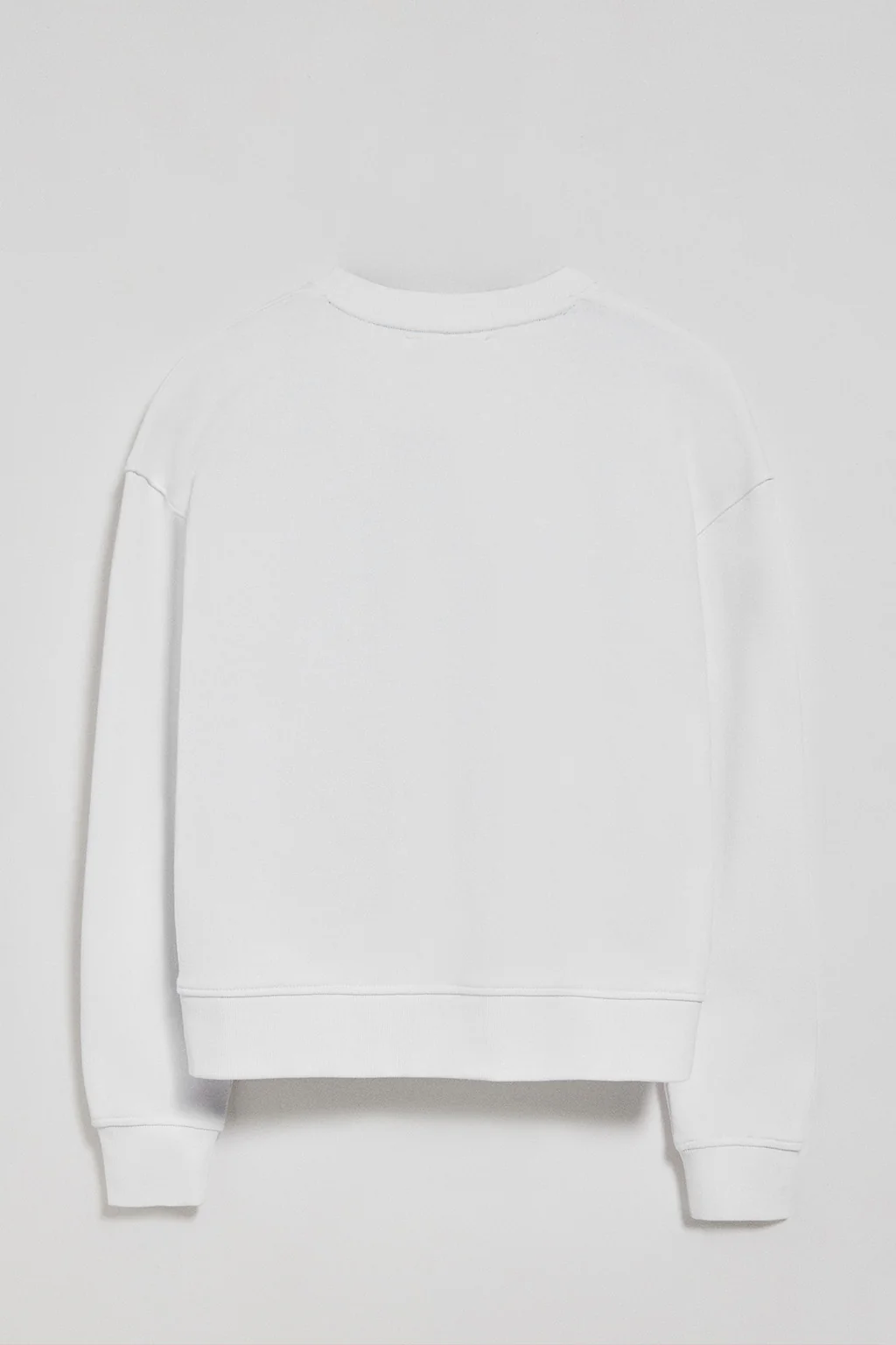 Sudadera blanca de cuello redondo y bordado Rigby Go - Image 7