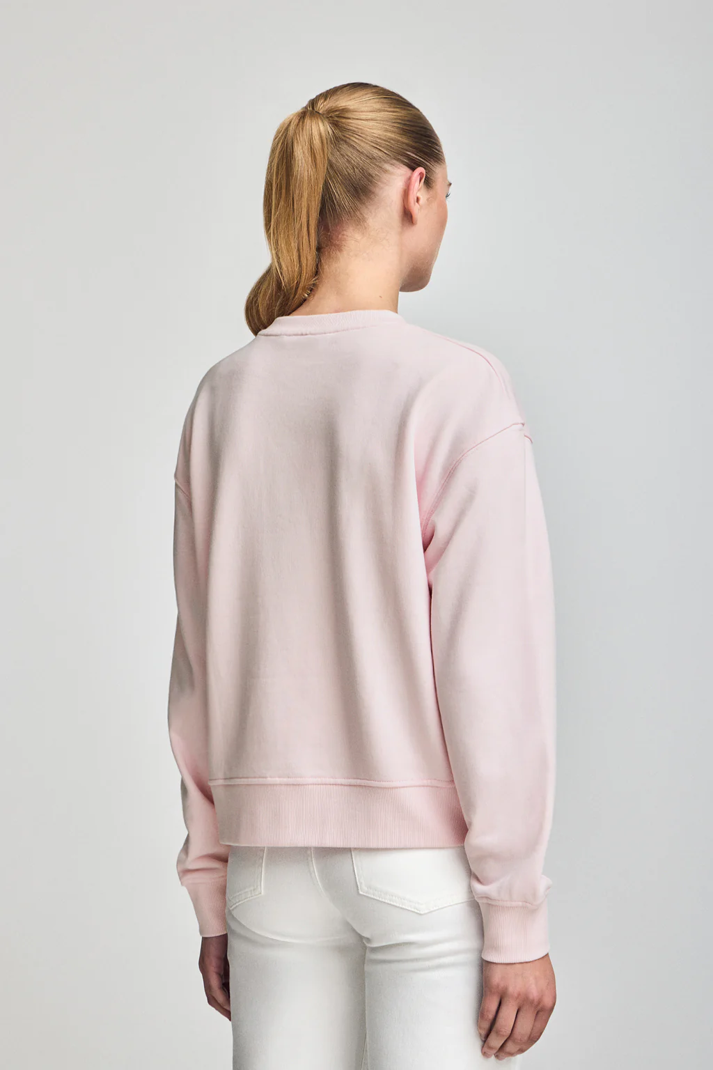Sudadera rosa de cuello redondo y bordado Rigby Go - Image 4