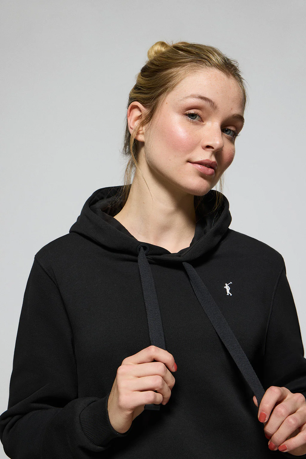 Sudadera con capucha negra con logo bordado Rigby Go - Image 2