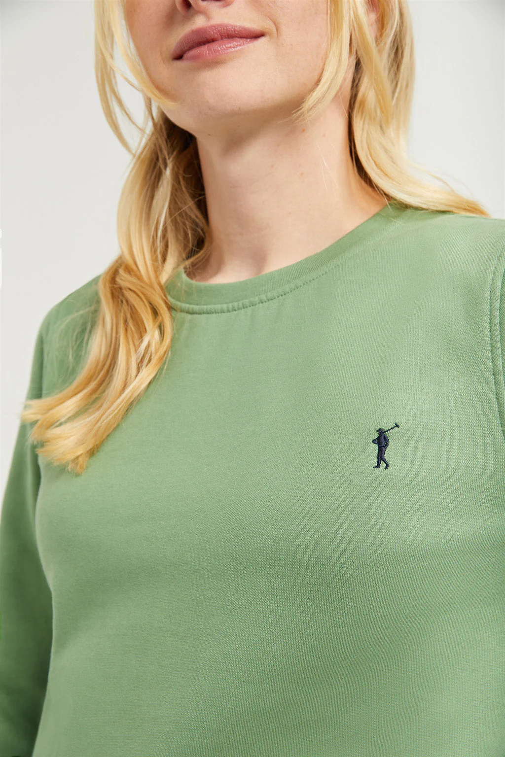Sudadera básica verde lodo de cuello redondo y logo Rigby Go - Image 4