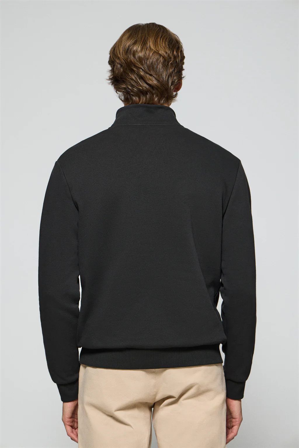 Sudadera de media cremallera negra con logo bordado Rigby Go - Image 4