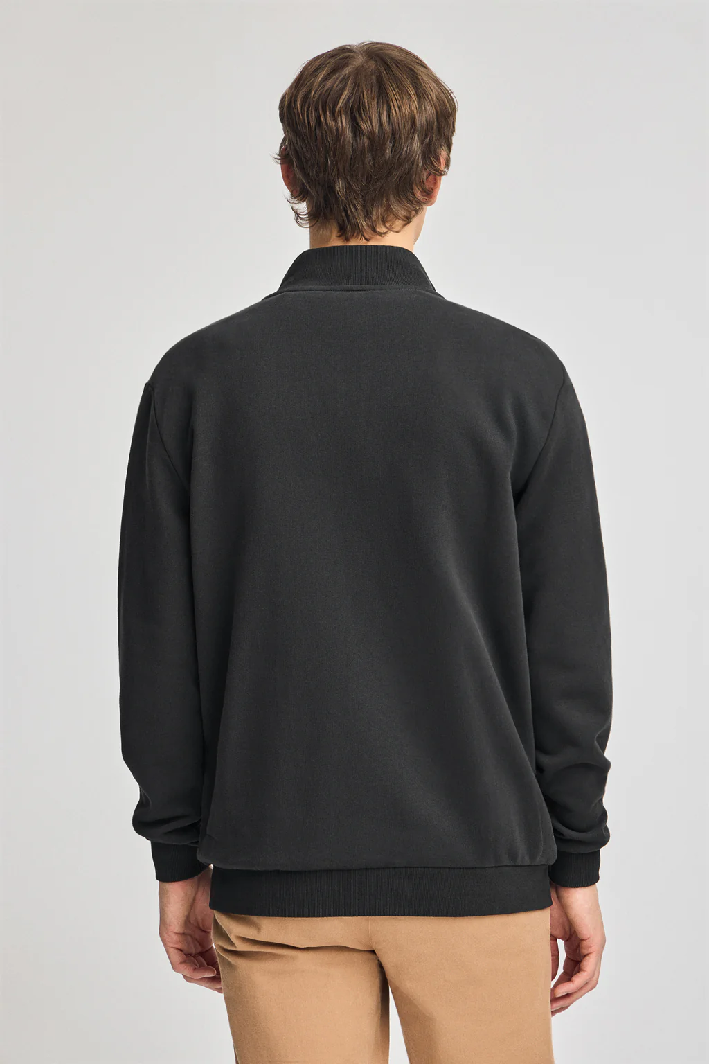 Sudadera negra abierta con cuello elevado y logo Rigby Go - Image 4