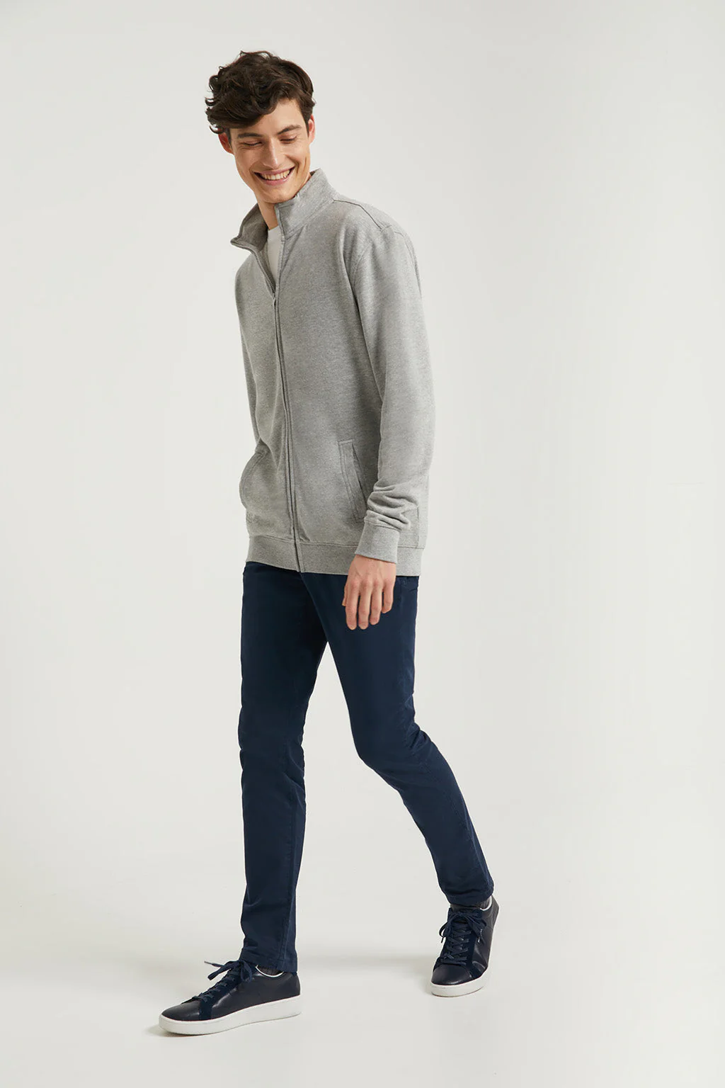 Sudadera abierta de cuello elevado gris vigoré con logo Rigby Go - Image 3
