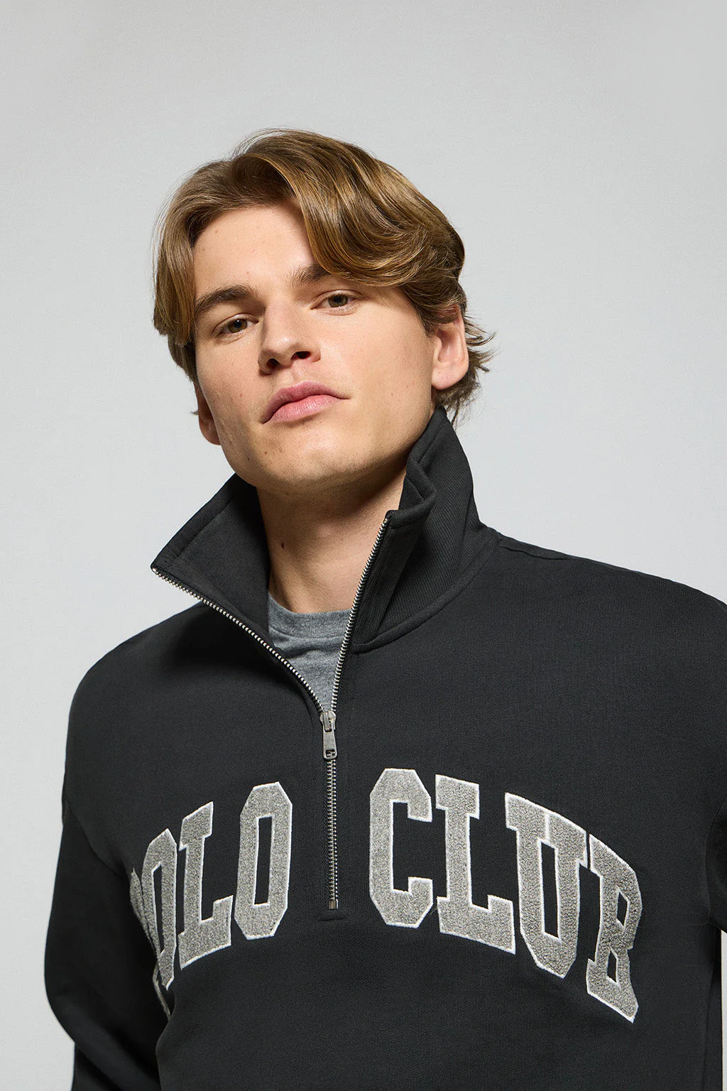 Sudadera negra Seldon con media cremallera y gráfico Polo Club - Image 2