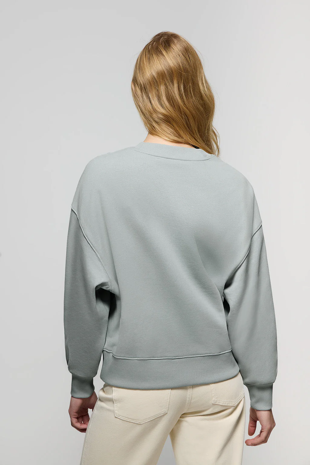 Sudadera básica de cuello redondo color grisáceo Minimal Polo Club - Image 5