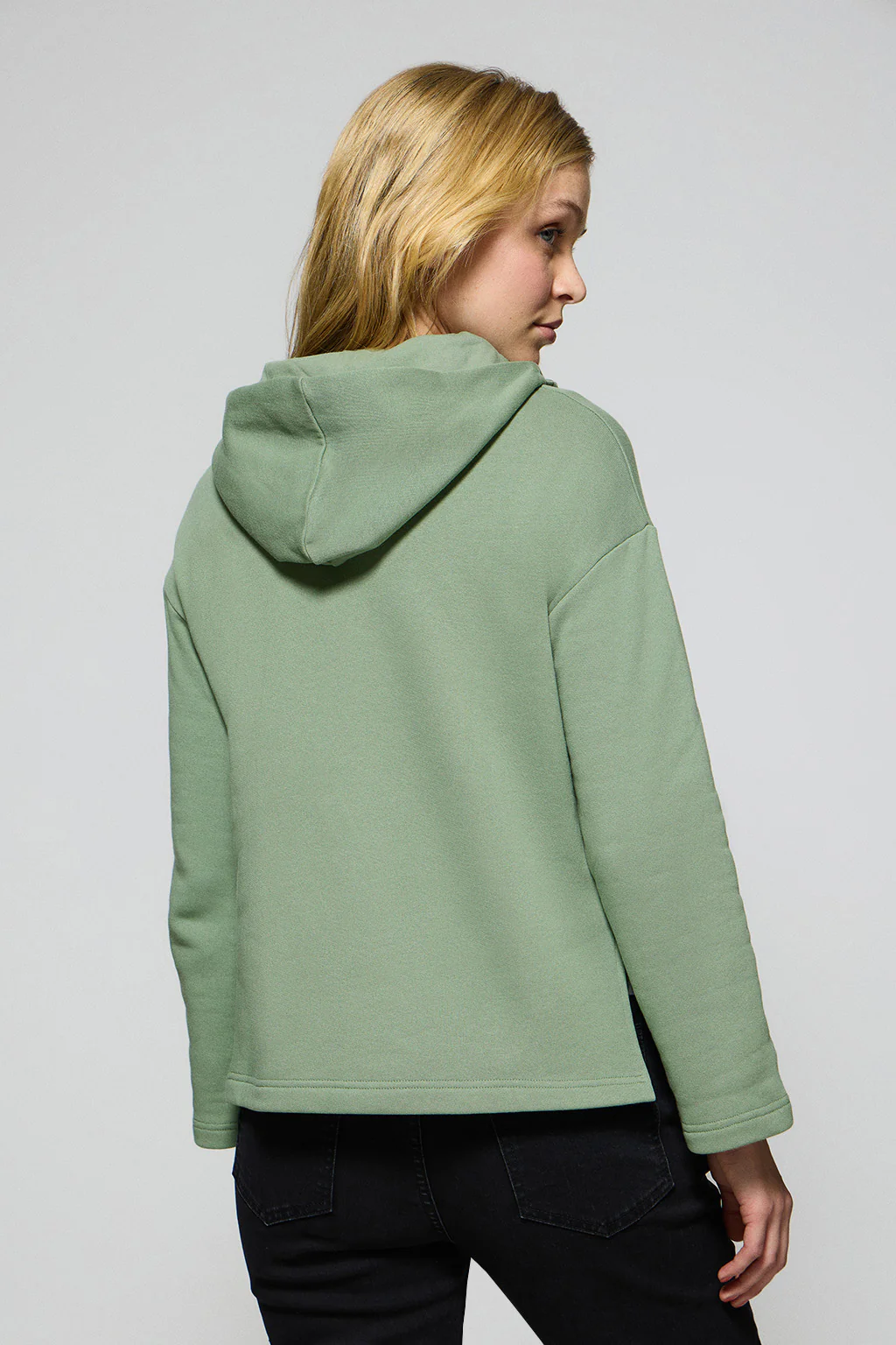 Sudadera Sinsajo verde jade con capucha y cremallera con logo Rigby Go - Image 4