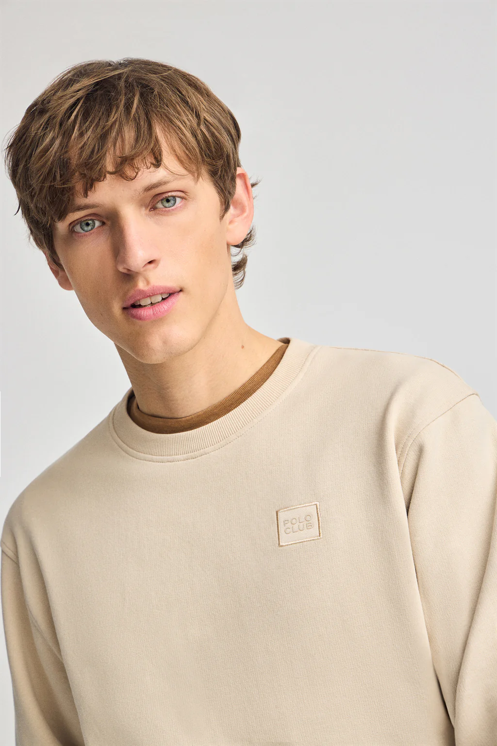 Sudadera beige relax de cuello redondo con detalle Polo Club - Image 3