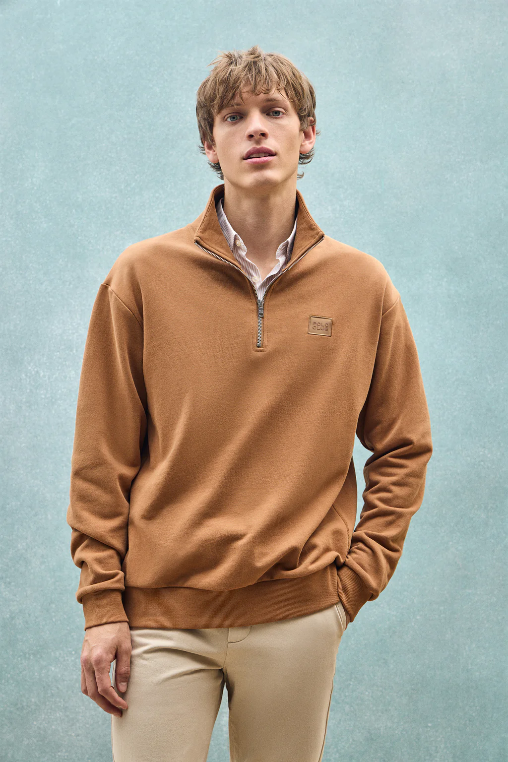 Sudadera camel relax de media cremallera con detalle Polo Club - Image 4
