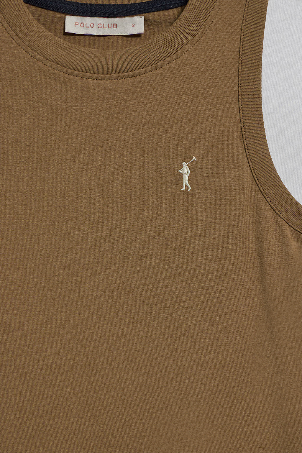 Camiseta básica marrón sin mangas y cuello redondo con logo bordado Rigby Go - Image 6