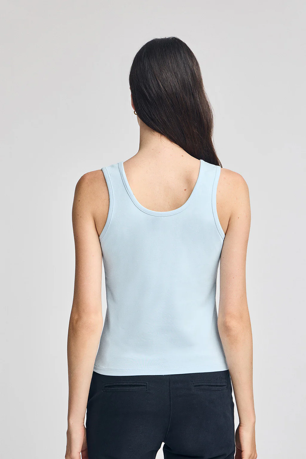 Camiseta azul claro de tirantes con bordado Rigby Go - Image 4