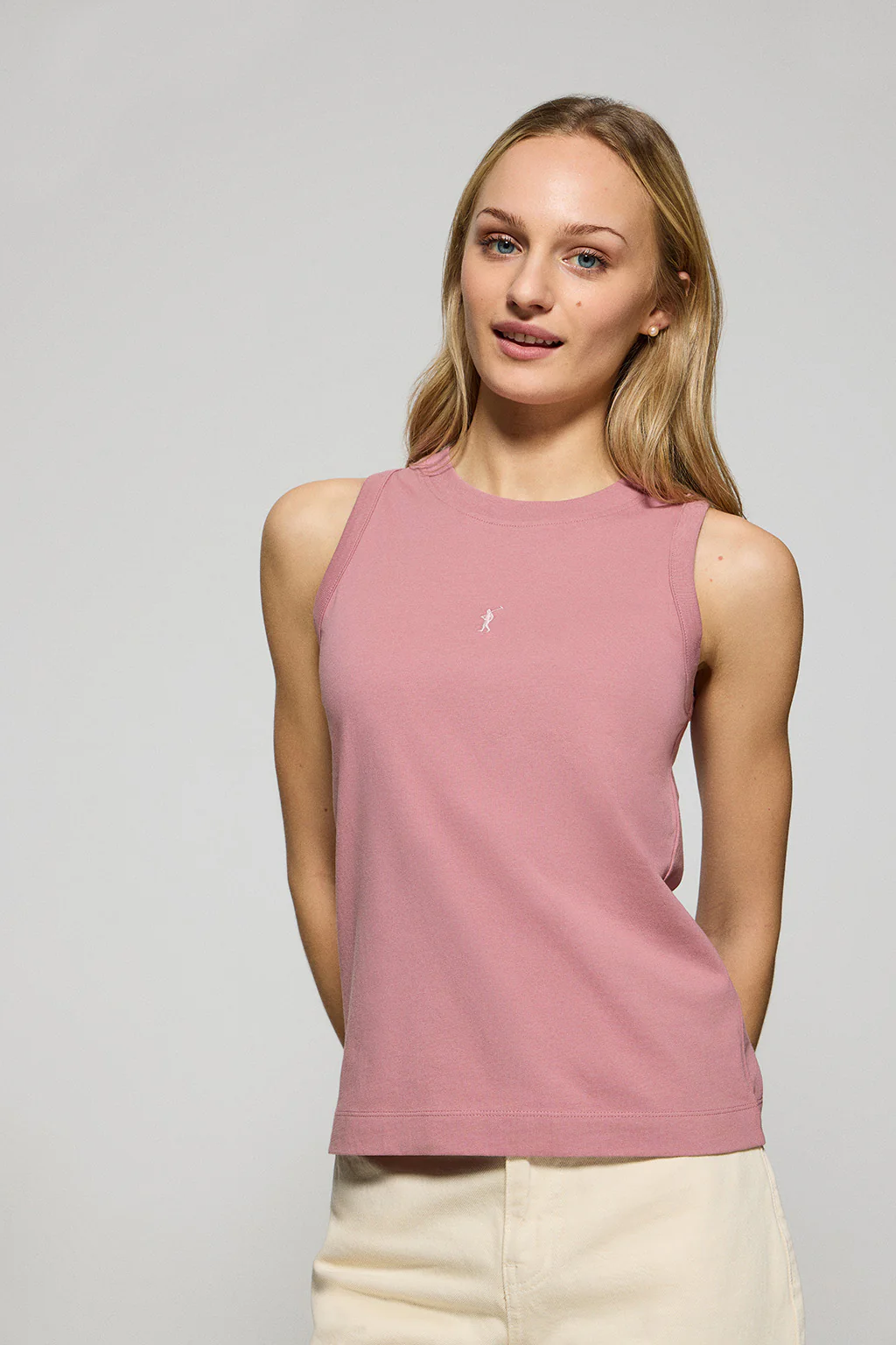 Camiseta básica rosa empolvado sin mangas y cuello redondo con logo bordado Rigby Go