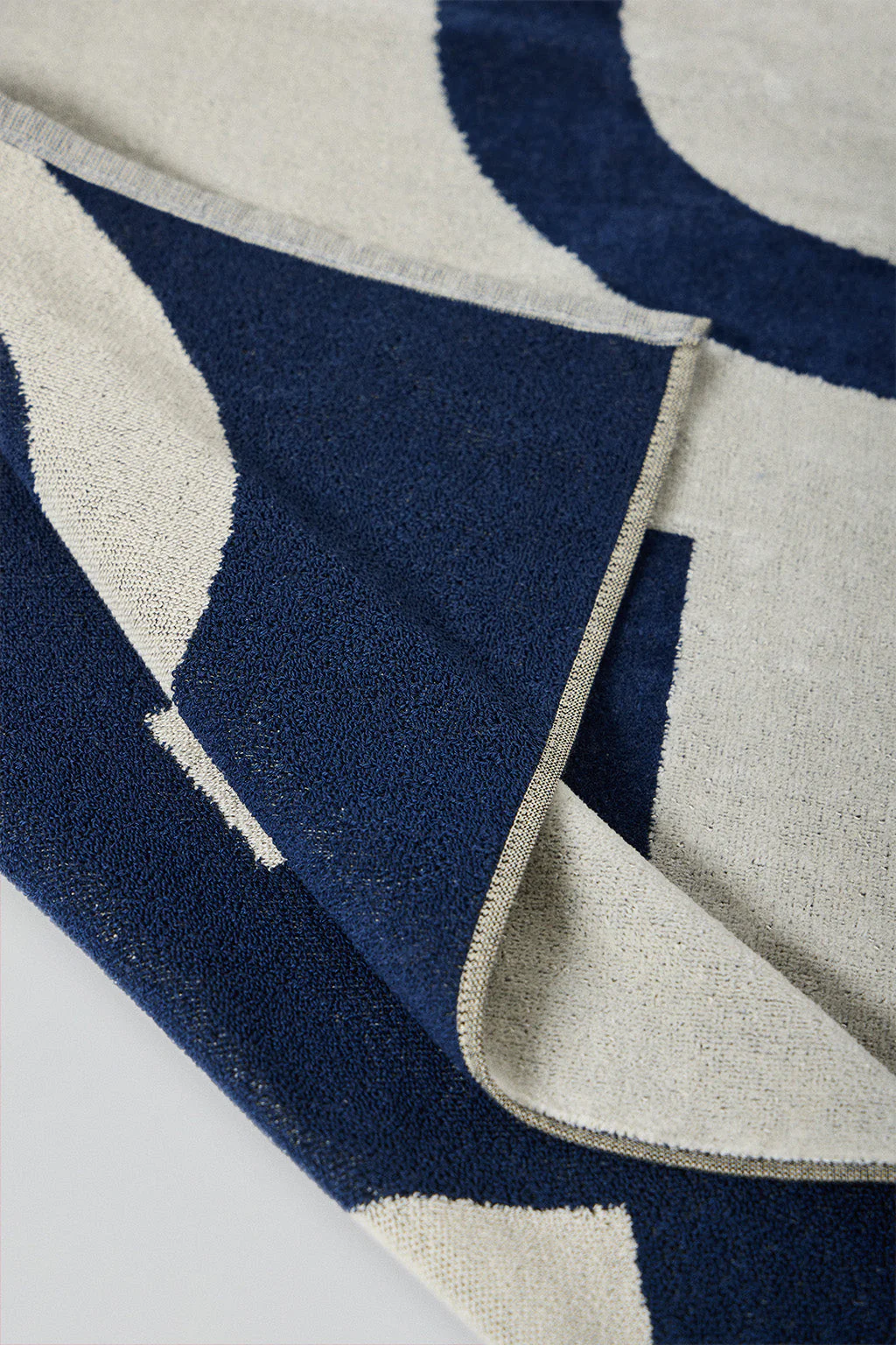Toalla beige de rizo Antibes con logotipo - Image 4