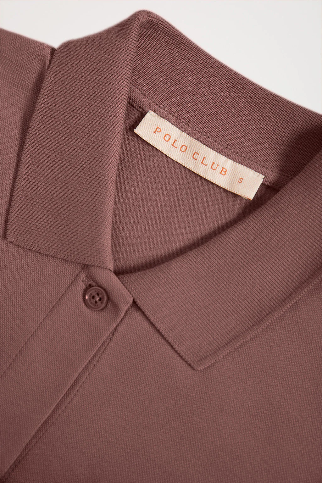Vestido midi taupe con logo bordado al tono - Image 9