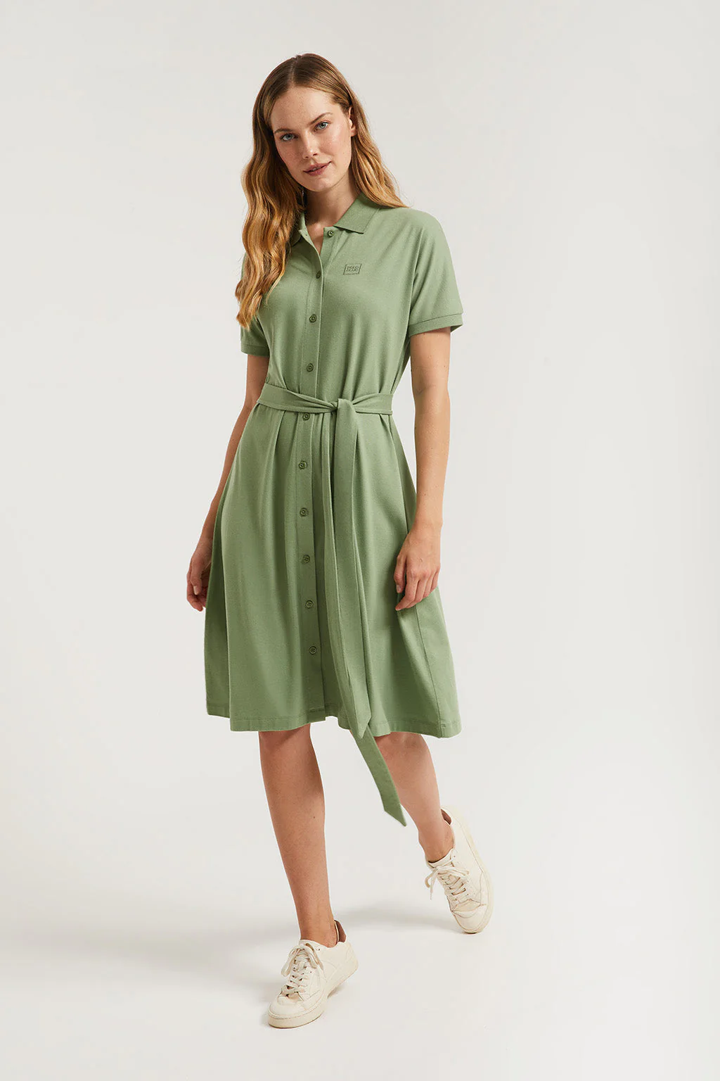 Vestido midi verde con logo bordado al tono - Image 4