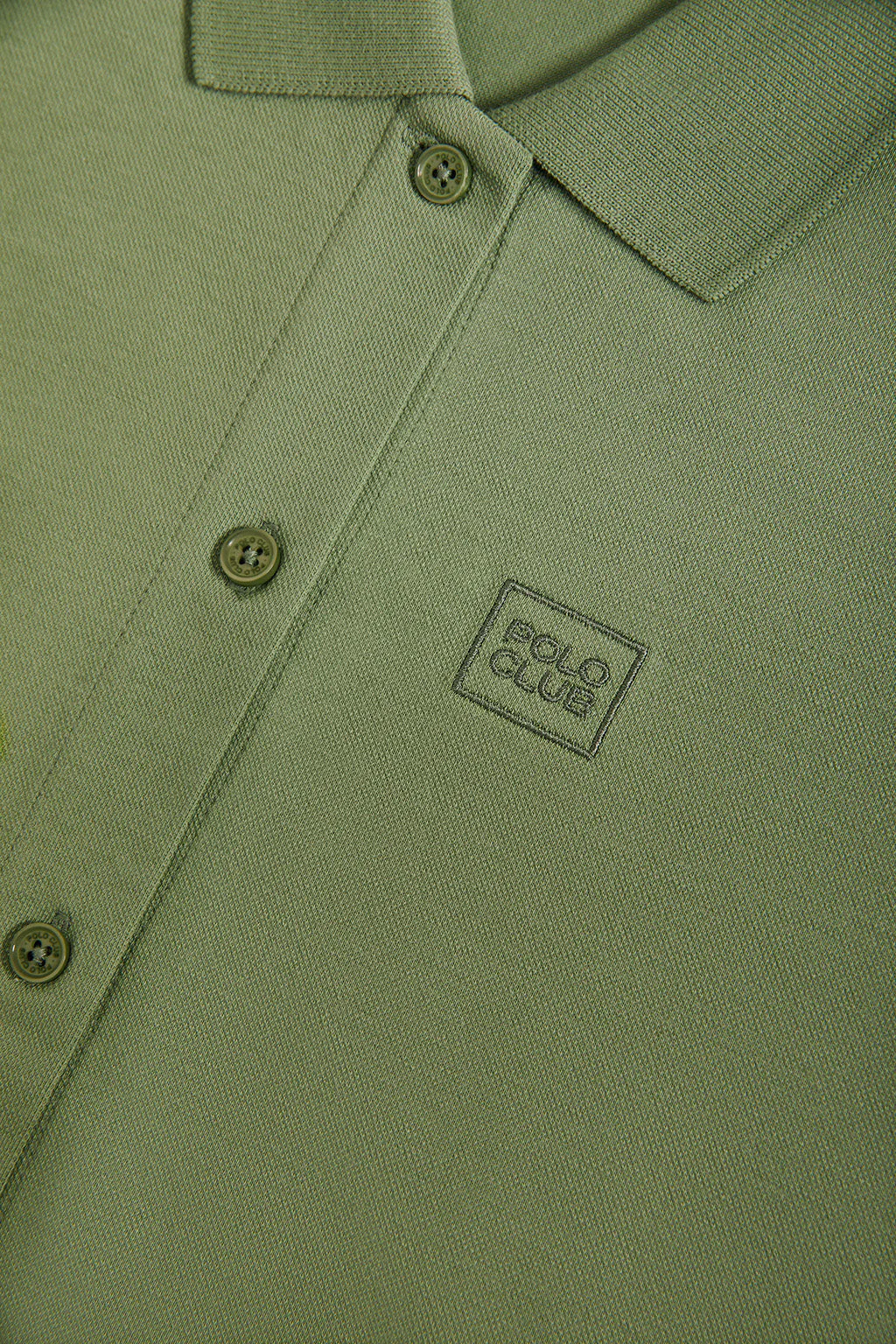 Vestido midi verde con logo bordado al tono - Image 7