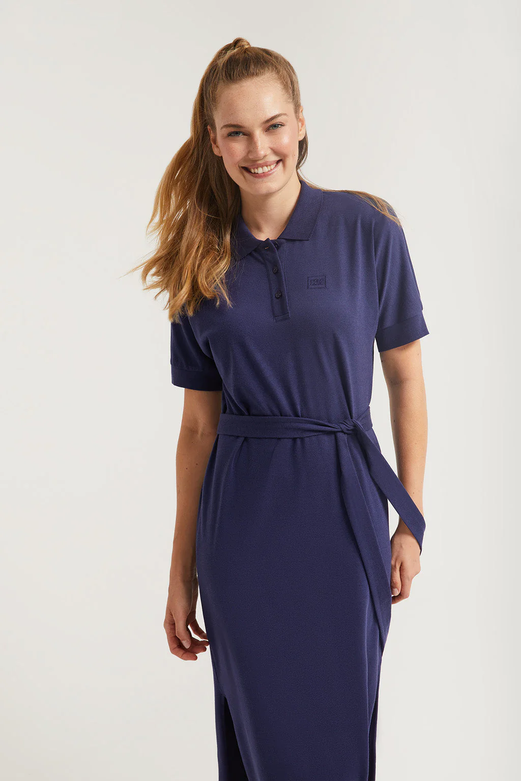 Vestido azul marino con manga dolman y bordado al tono - Image 6