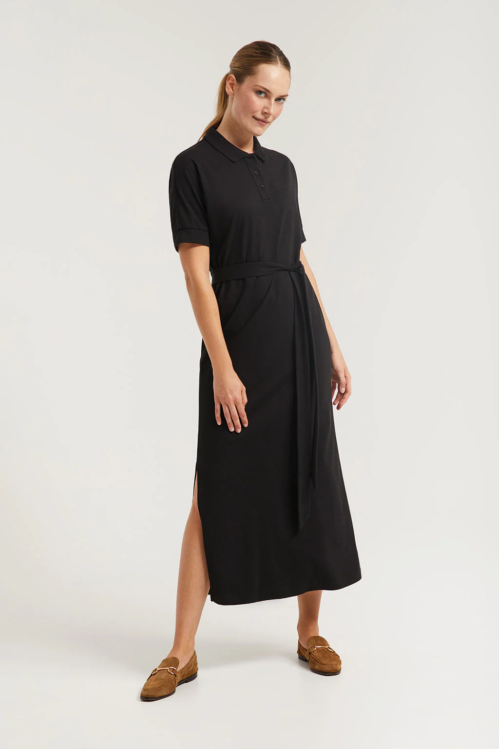 Vestido negro con manga dolman y bordado al tono - Image 4