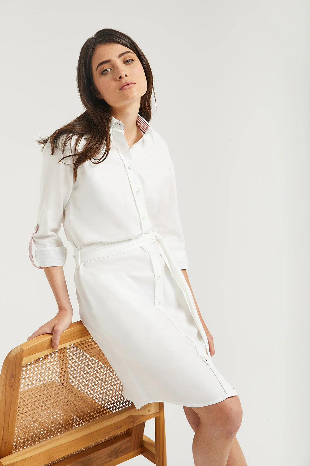 Vestido camisero blanco de manga larga con detalle bordado - Image 4