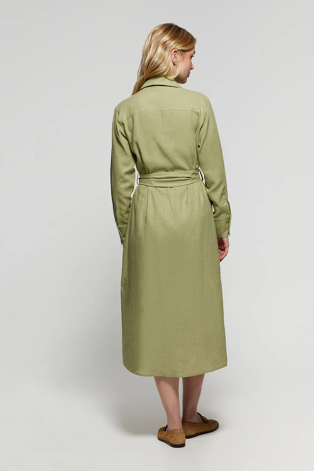 Vestido midi de lino verde con detalle bordado Rigby Go - Image 5