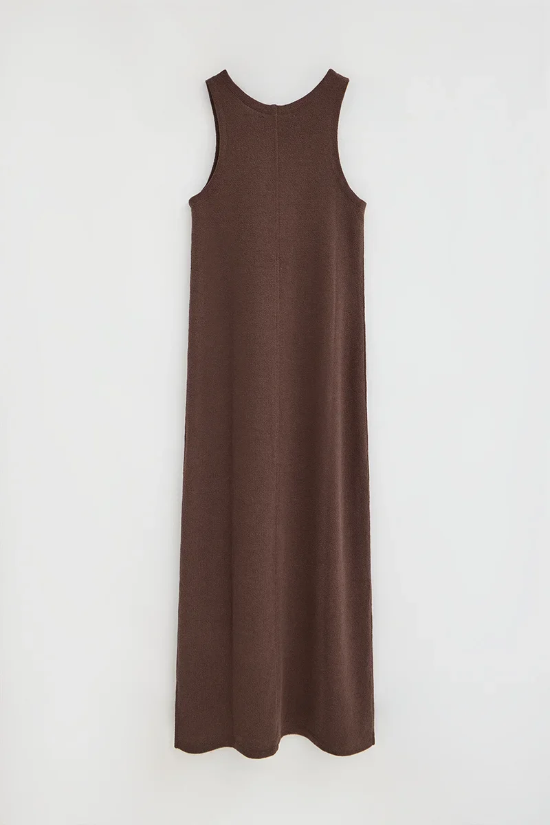 Vestido color chocolate de punto rustico con logo Polo Club - Image 8